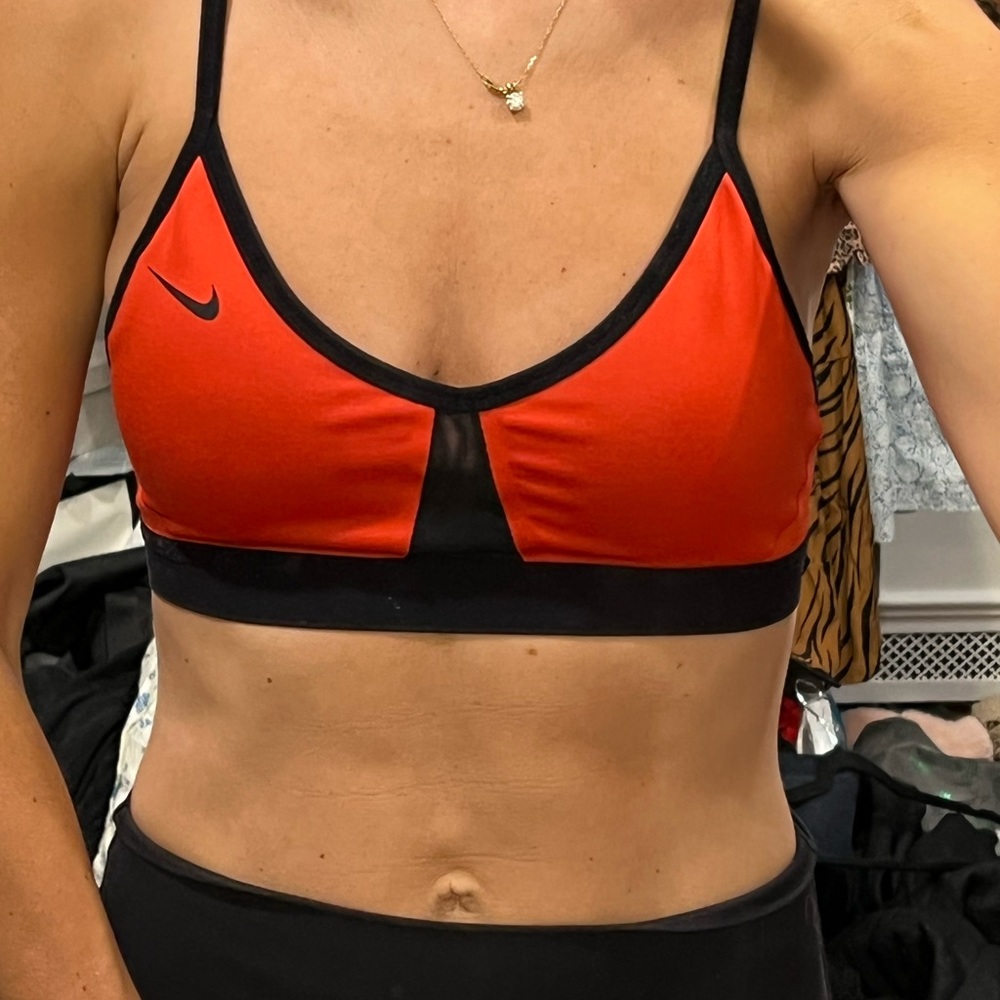 Nike athletic sports bra